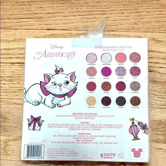 NWT Gorgeous DISNEY THE ARISTOCATS Mary White Pink Furry Cover Eyeshadow Palette - Picture 5 of 16